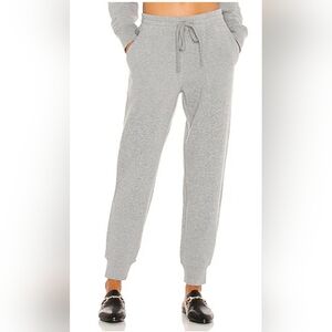 NWT Vince Jogger In Medium Heather Gray. Size XS